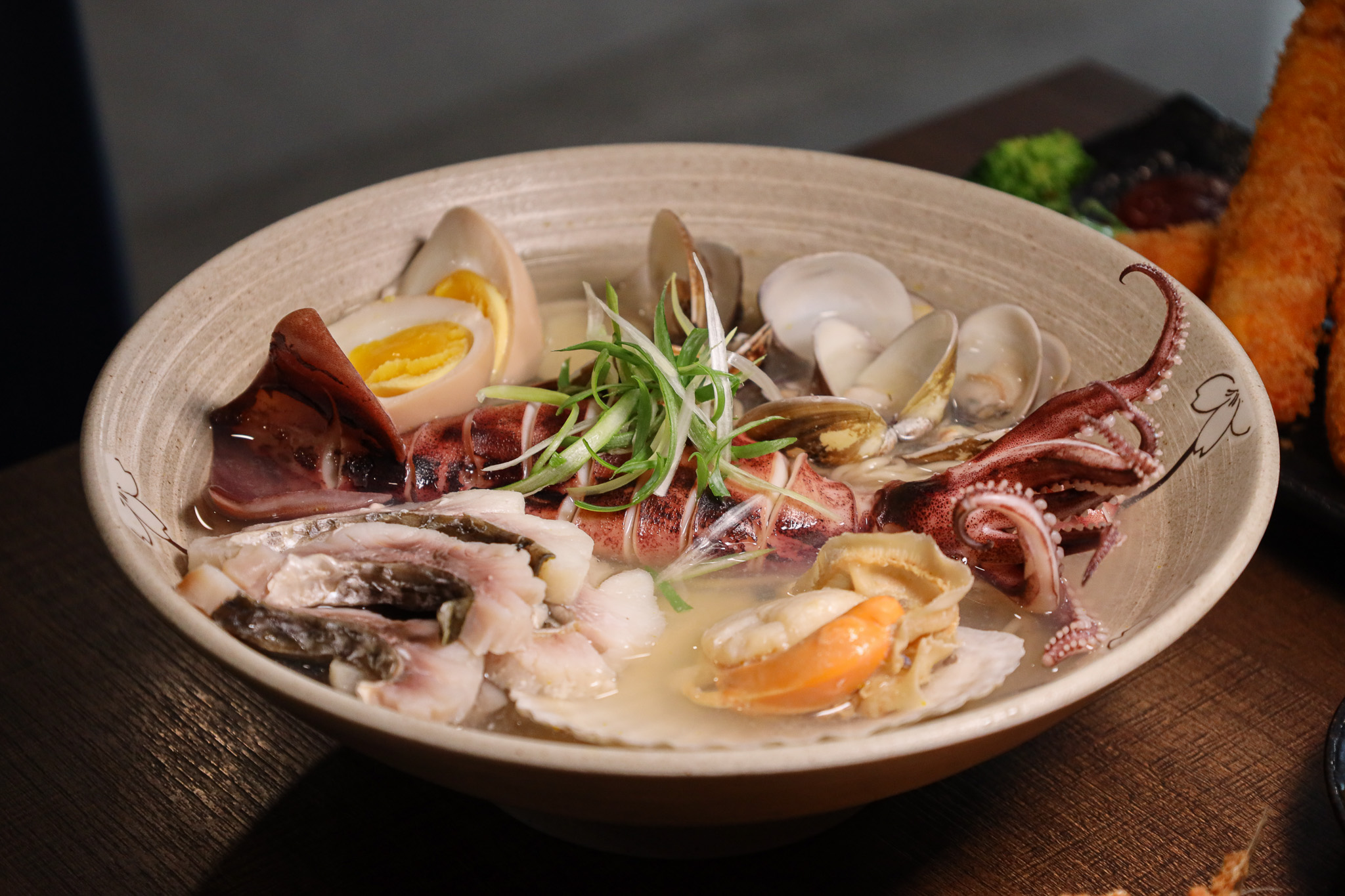 台中兆曜拉麵丼飯