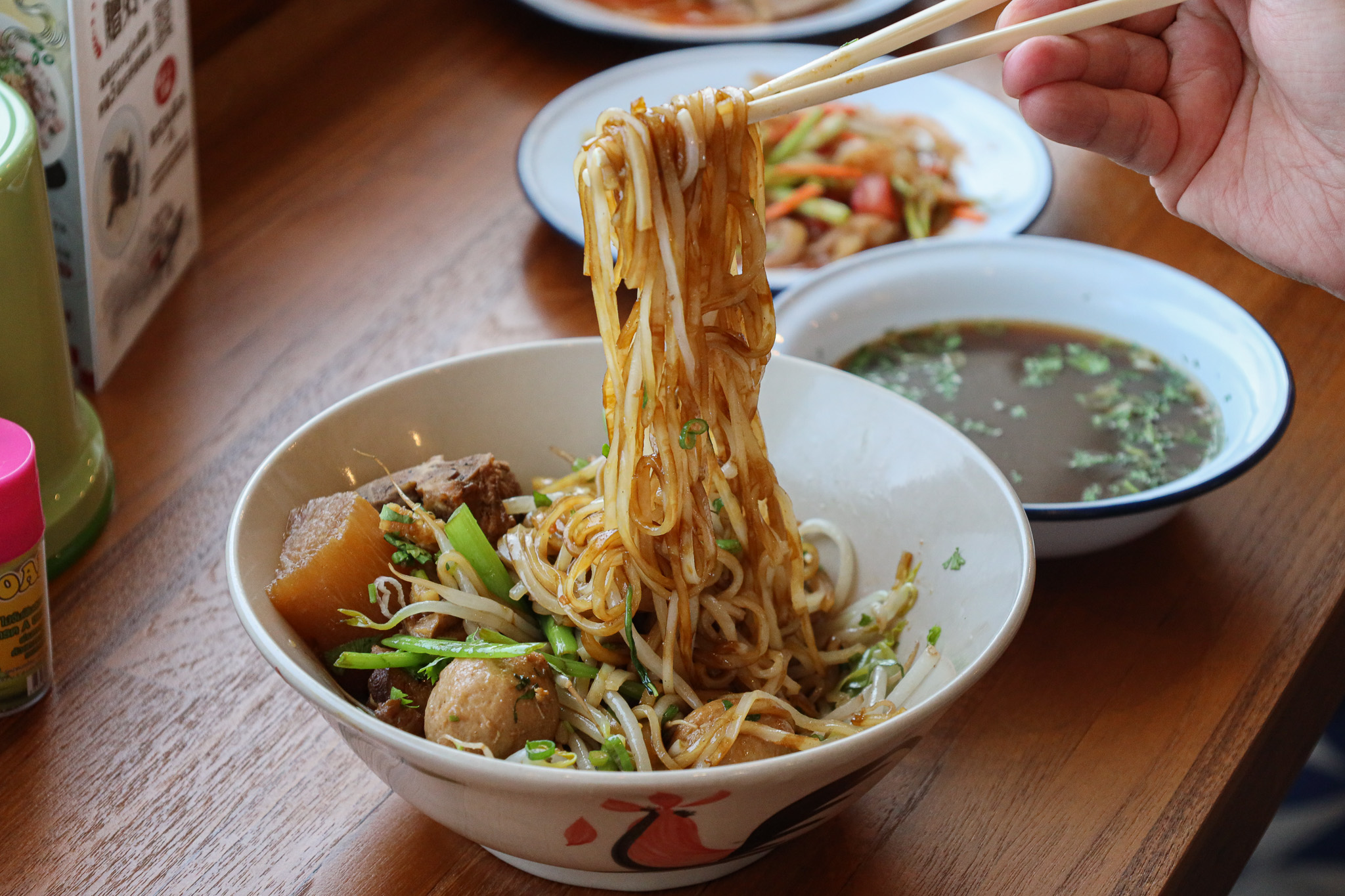 大立百貨美食｜大城老船麵