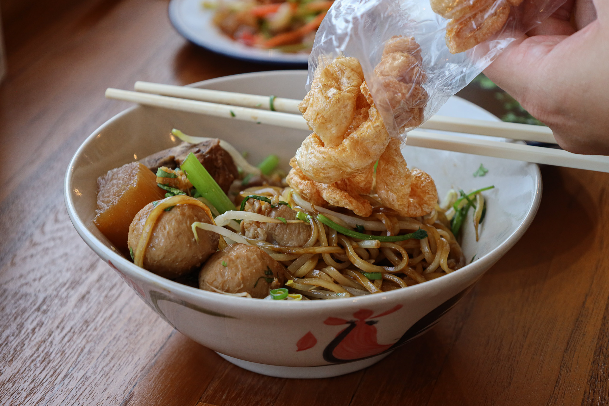 大立百貨美食｜大城老船麵