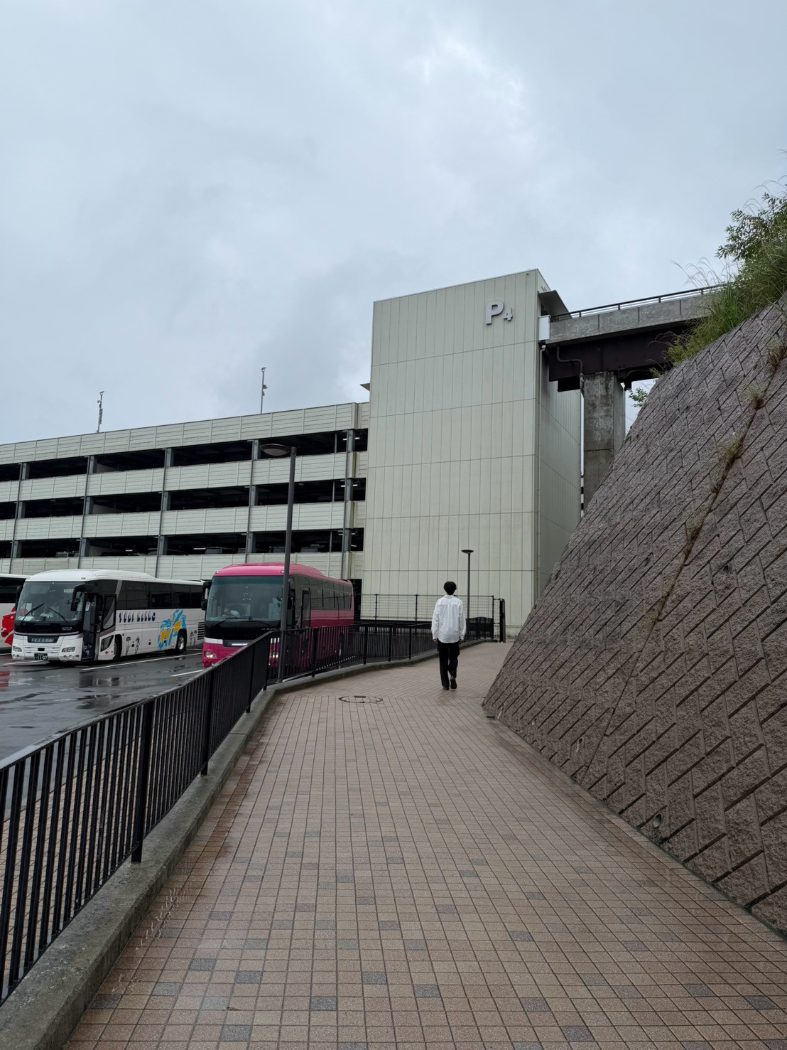 飯店通往御殿場outlet的天橋通道