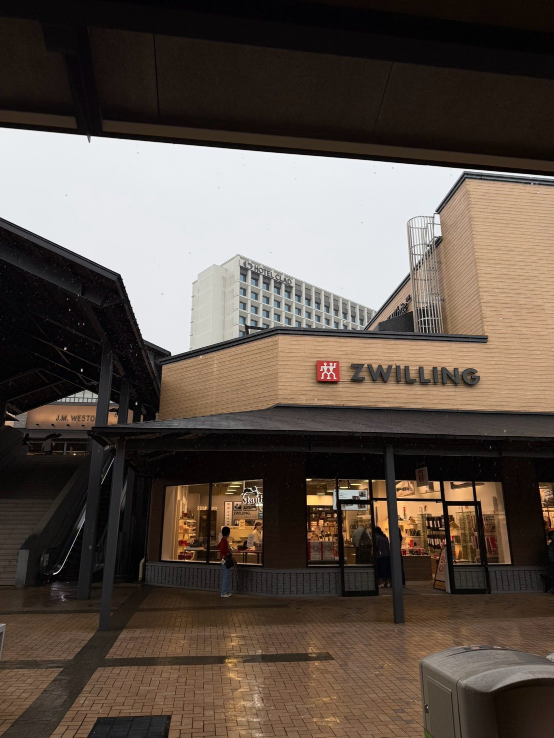 御殿場outlet內可見HOTEL CLAD飯店外觀