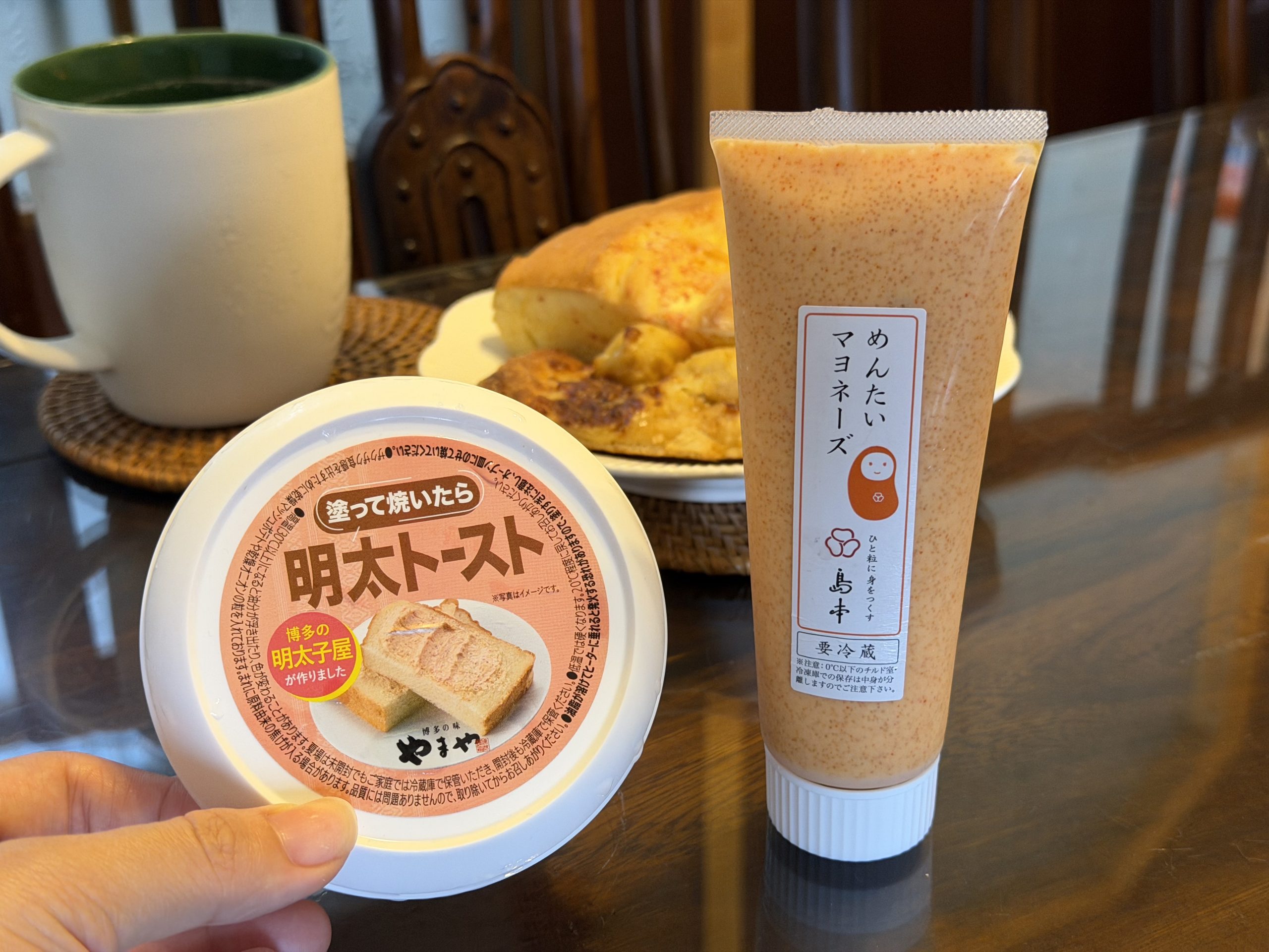 Yamaya明太子吐司醬與島本明太子美乃滋開箱情境照,搭配吐司與咖啡